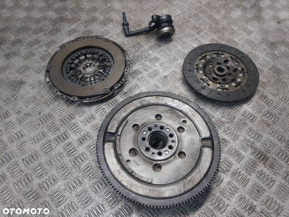 KOŁO DWUMASOWE + TARCZA + DOCISK + ŁOŻYSKO RENAULT MEGANE II 1.9 DCI - 6