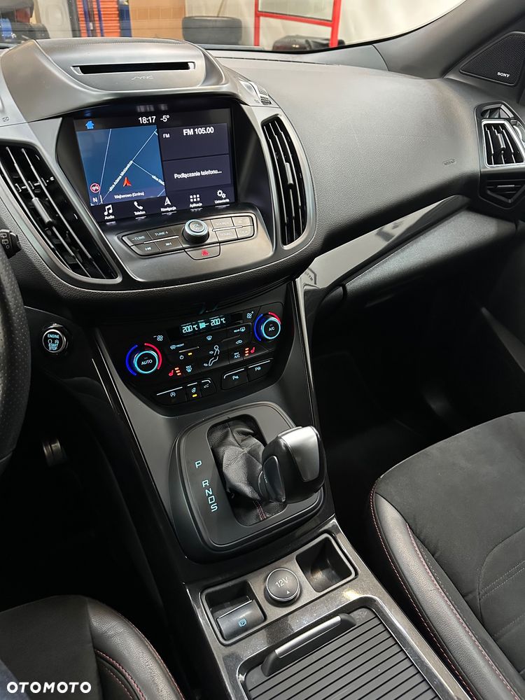 Ford Kuga 2.0 TDCi 4x4 ST-Line - 23