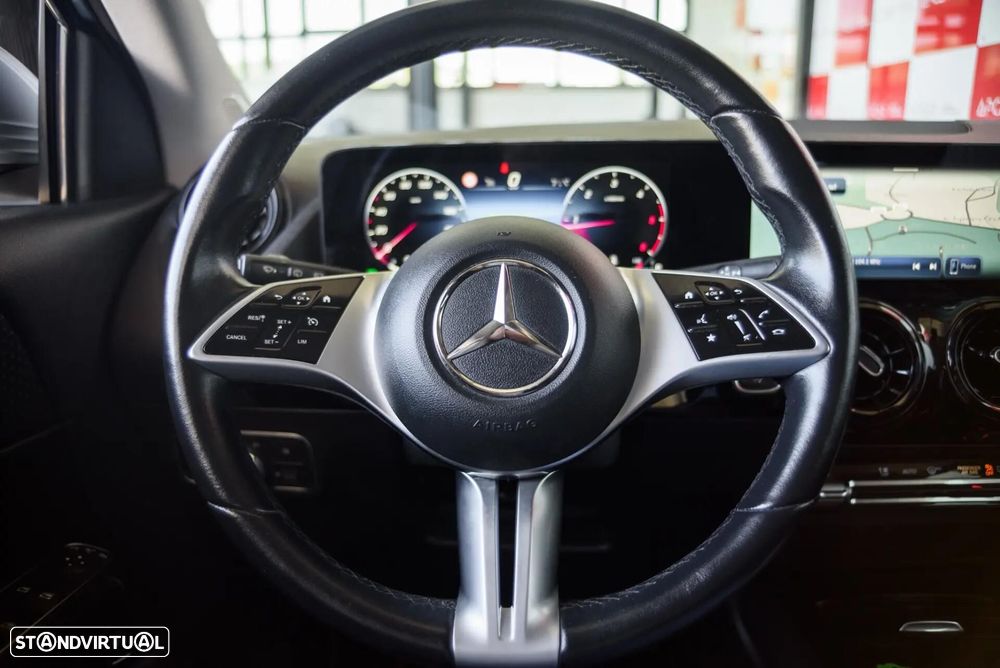 Mercedes-Benz GLA 180 d Style - 32