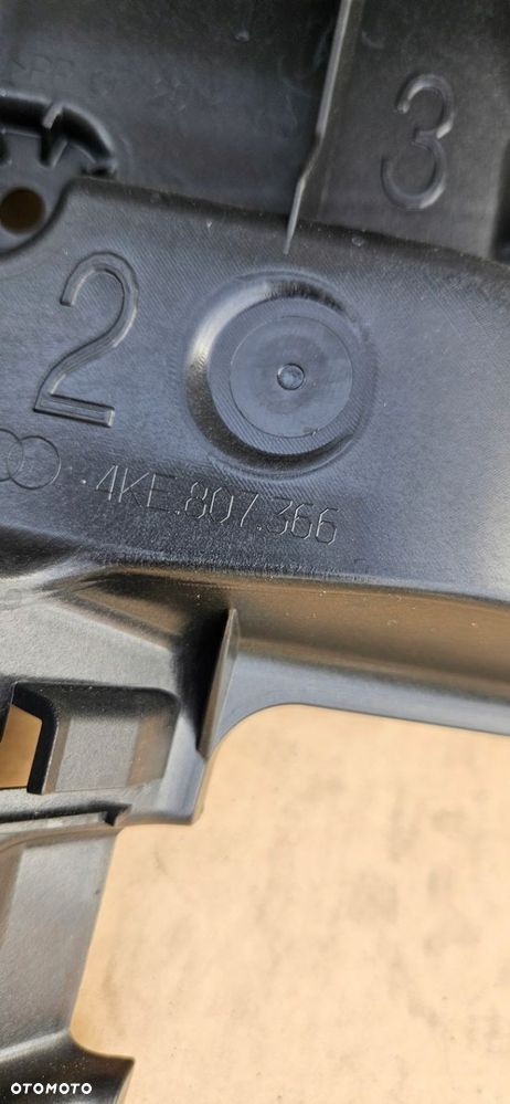 Audi E-tron 55 4KE WSPORNIK MOCOWANIE ŚLIZG ZDERZAKA TYŁ TYLNY 4KE807366 - 3