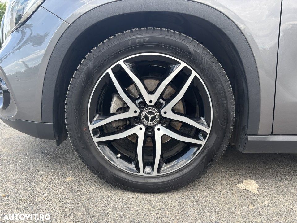 Mercedes-Benz GLA - 28
