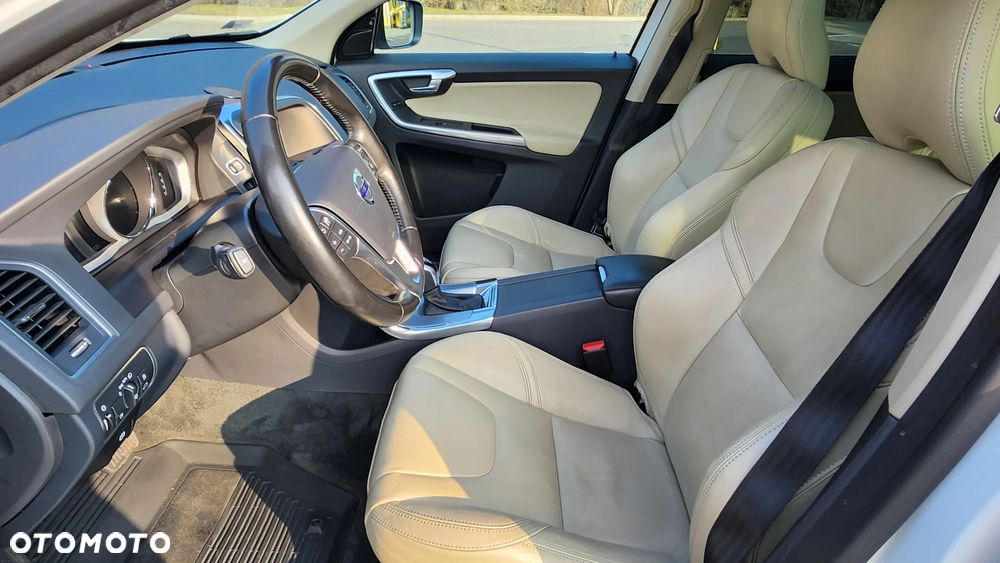 Volvo XC 60 D4 AWD Summum - 10