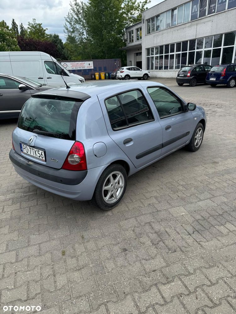Renault Clio 1.2 16V Confort Privilege - 3