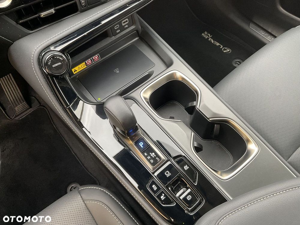 Lexus NX 350h Prestige AWD - 27
