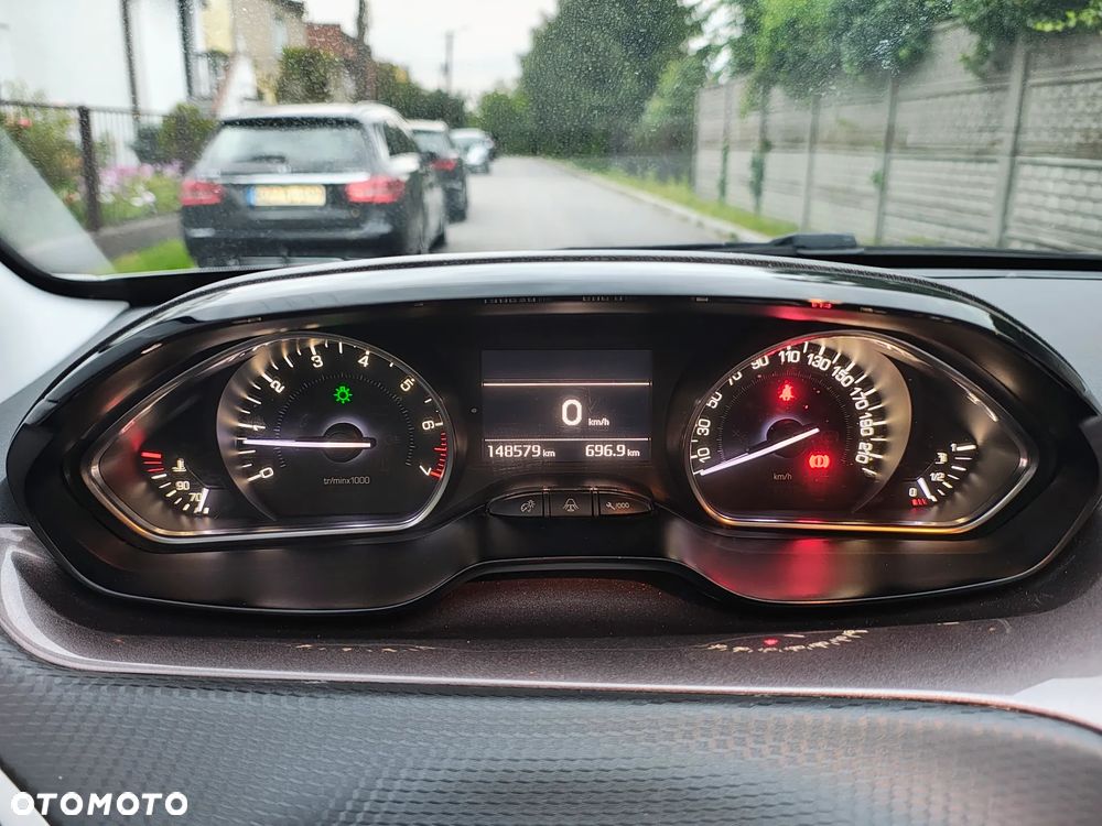 Peugeot 2008 1.2 Pure Tech Style - 11