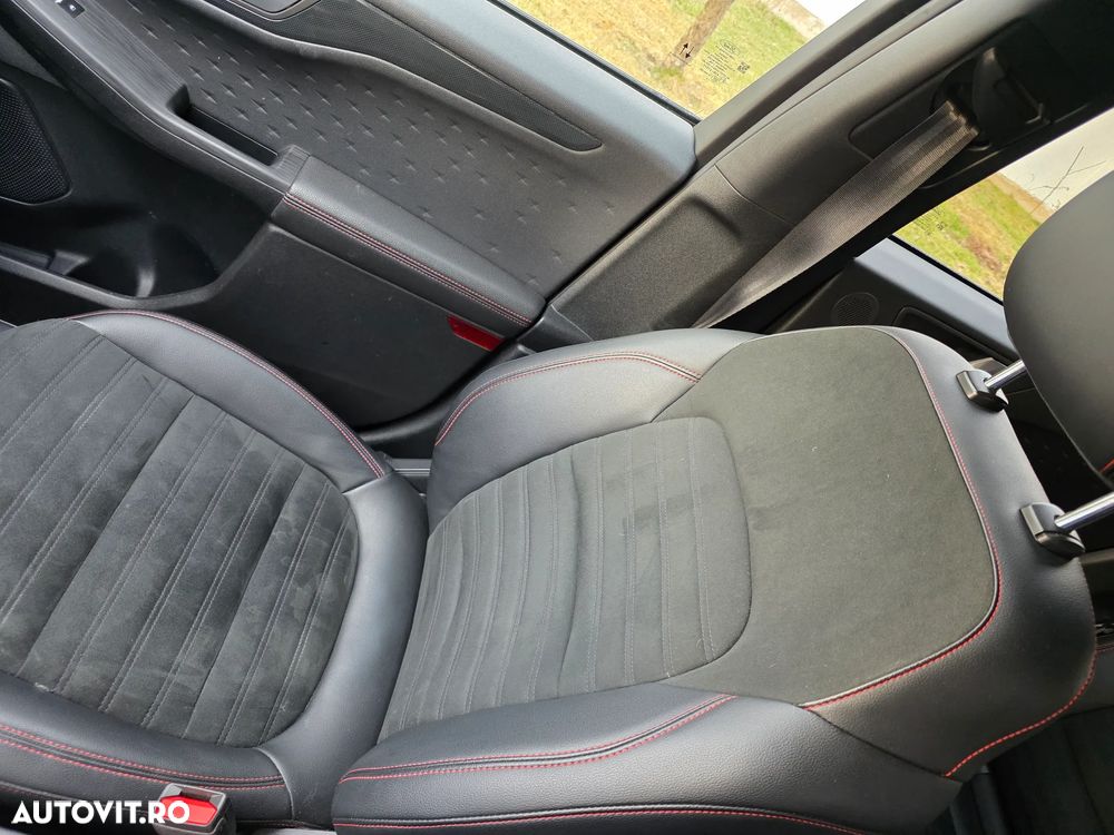 Ford Kuga 2.0 EcoBlue mHEV FWD ST Line X - 11
