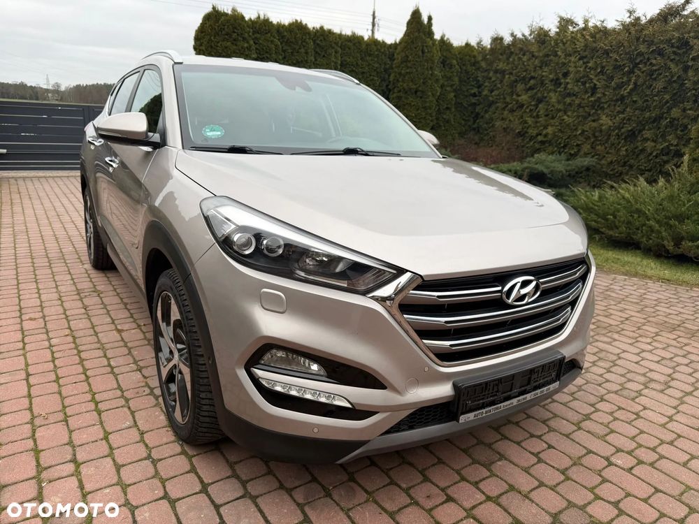 Hyundai Tucson 2.0 CRDI 4WD Automatik Style - 11