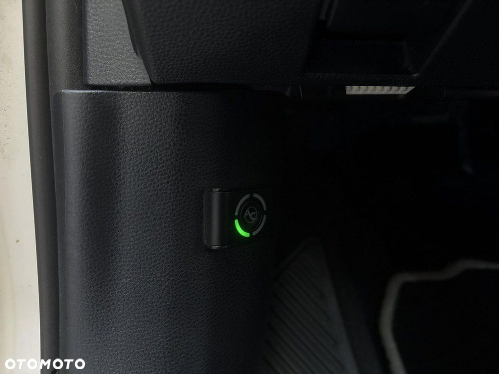 Toyota Corolla 1.8 Hybrid Comfort - 25