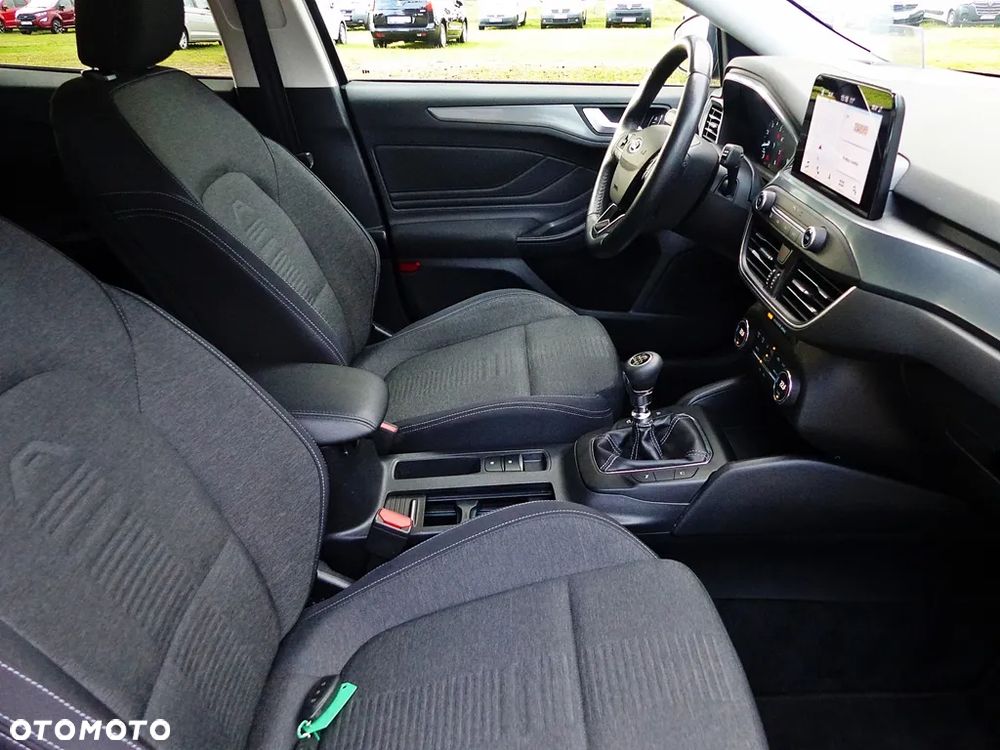 Ford Focus 1.0 EcoBoost Active - 26