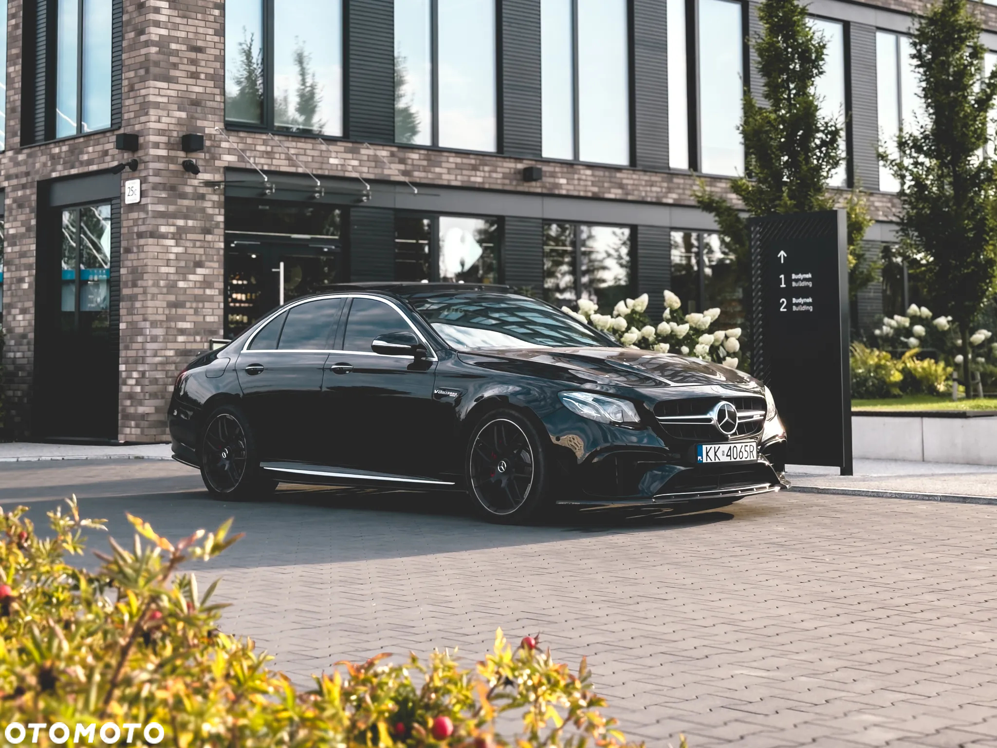 Mercedes-Benz Klasa E AMG 63 S 4Matic+ T AMG Speedshift MCT-9G - 2