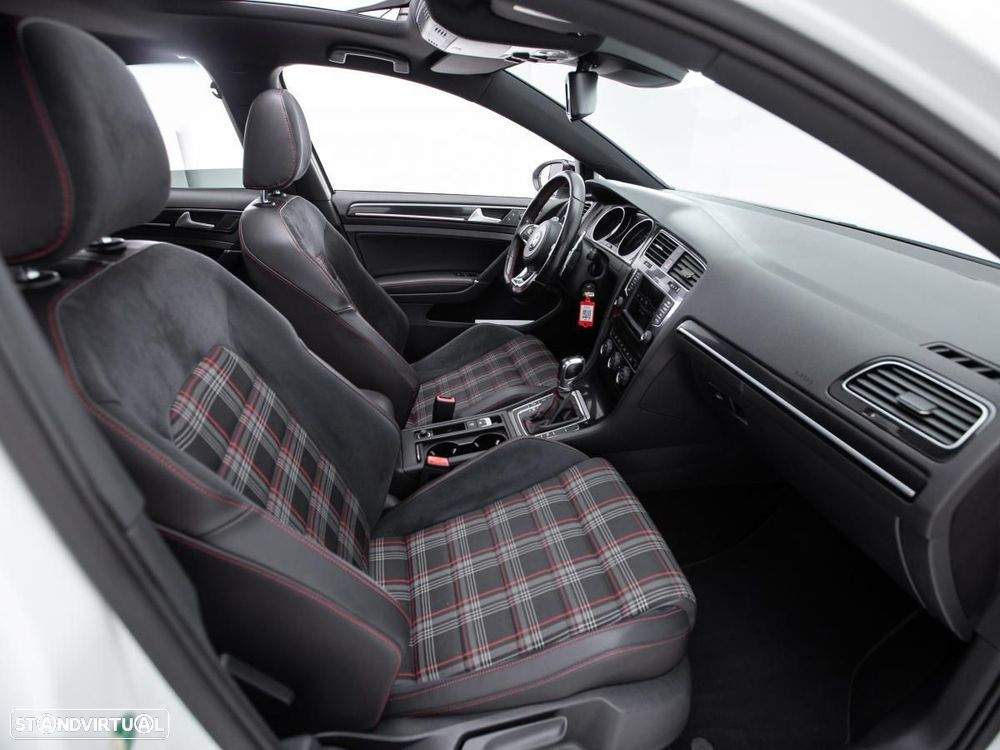 VW Golf - 11