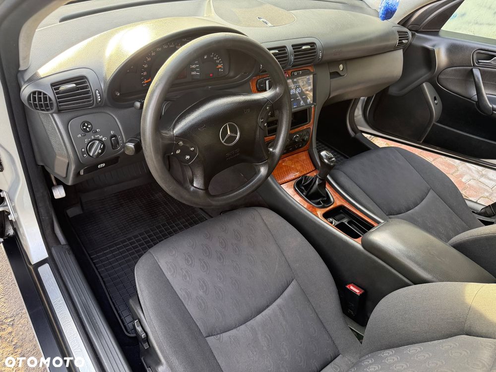 Mercedes-Benz Klasa C 180 Elegance - 17