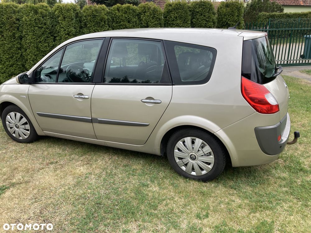 Renault Scenic - 1