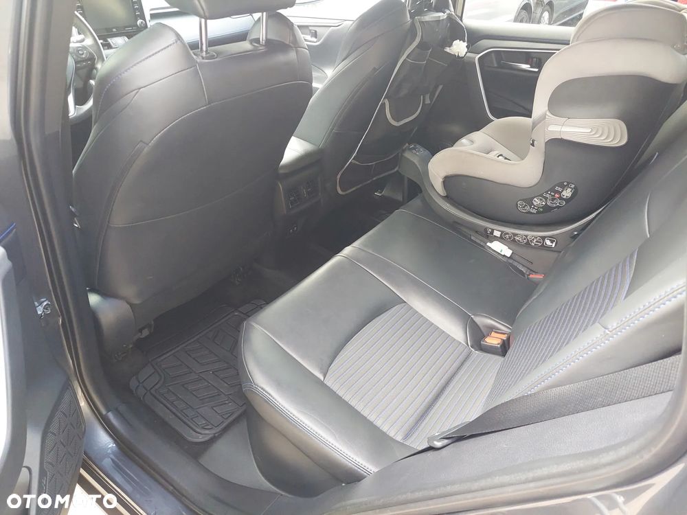 Toyota RAV4 - 10
