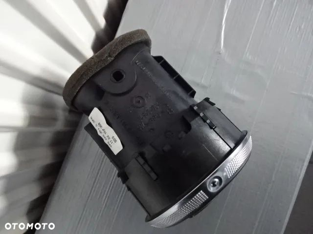 Kratka nawiewu Audi A3 8P Lift 8P0 820 901C - 4