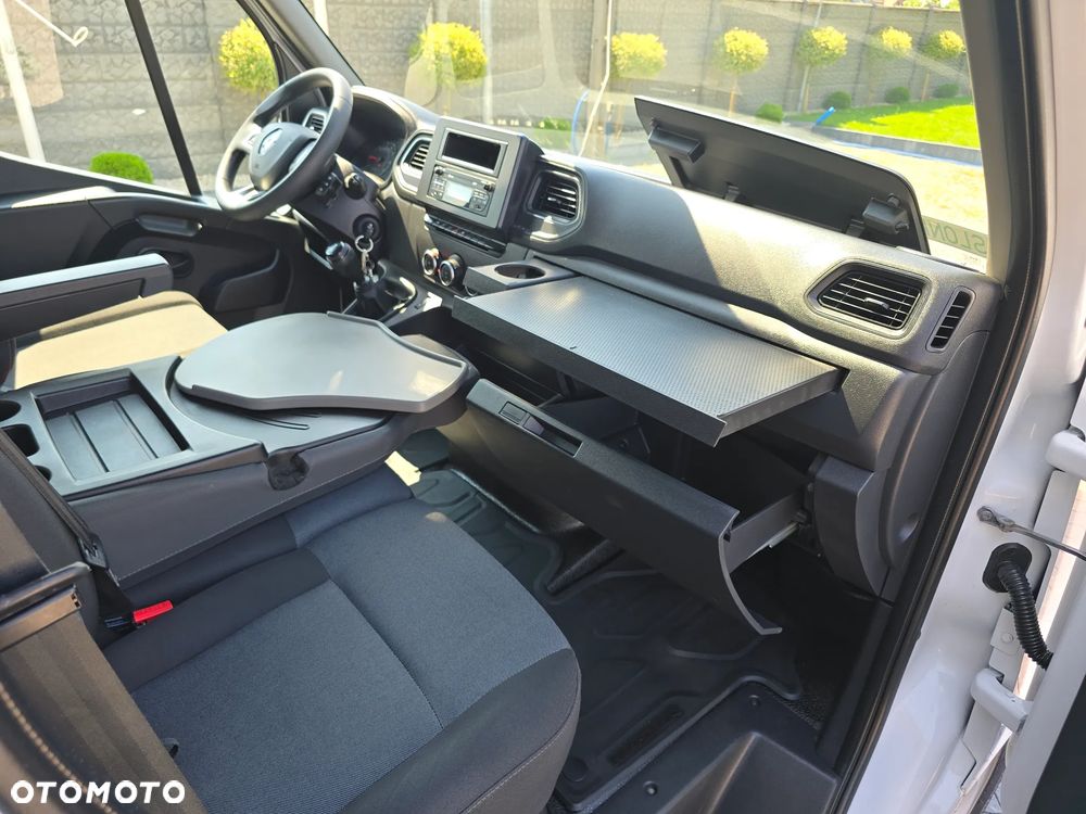 Renault MASTER KONTENER 8 PALET Dłu-4,31cm  Sze-2,11cm  Wys-2,26cm WZMOCNIONE TYLNE ZAWIESZENIE SILNIK 2.3 164KM 144 Tyś Km SERWIS DO OSTATNIEGO Km SALON POLSKA BOGATA OPCJA WYPOSAŻENIA LEDY HALOGENY TEMPOMAT FOTEL KIEROWCY PNEŁMATYCZNY KLIMATYZACJA NOWE OPONY MICHELIN - 38