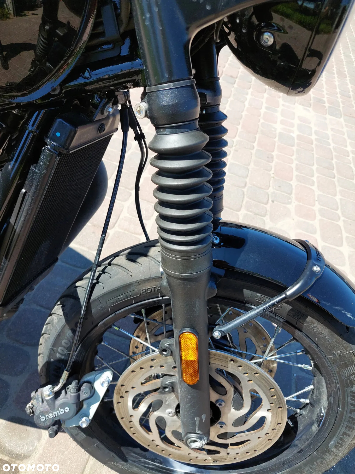 Triumph Bonneville - 11