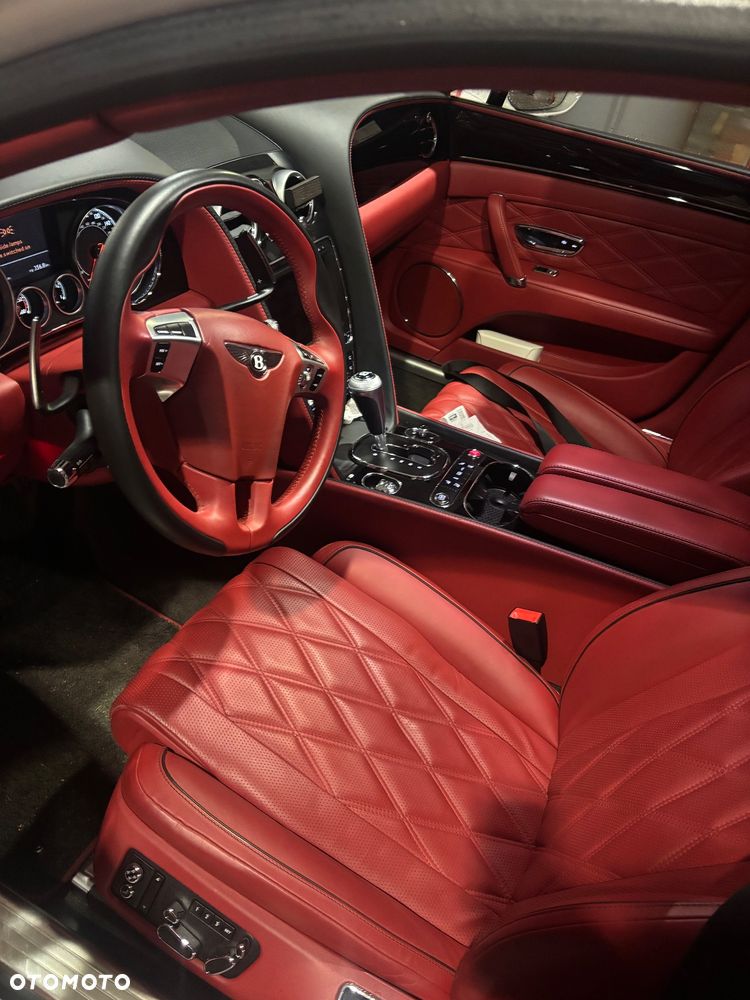 Bentley Flying Spur V8 Convertible - 2