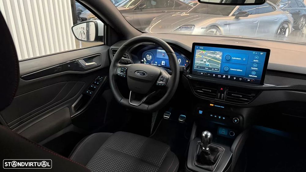 Ford Focus 1.0 EcoBoost MHEV ST-Line - 35