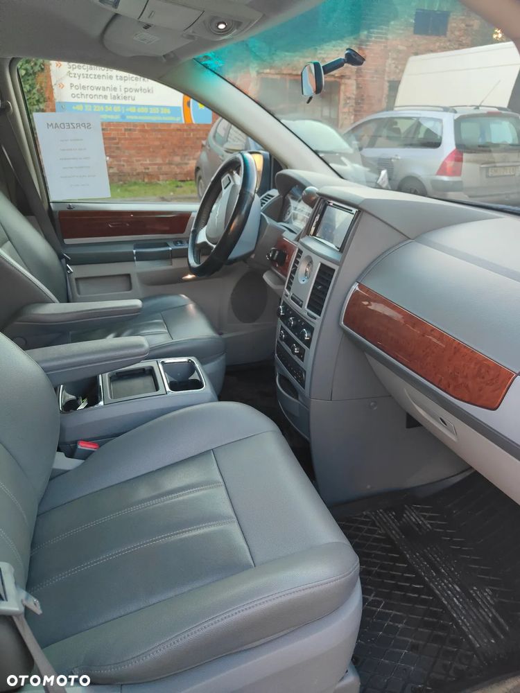 Chrysler Town & Country 4.0 Limited - 5