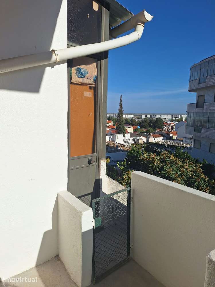T2 para família OU aluguer de 2 quartos para estudantes universitários - Grande imagem: 3/12