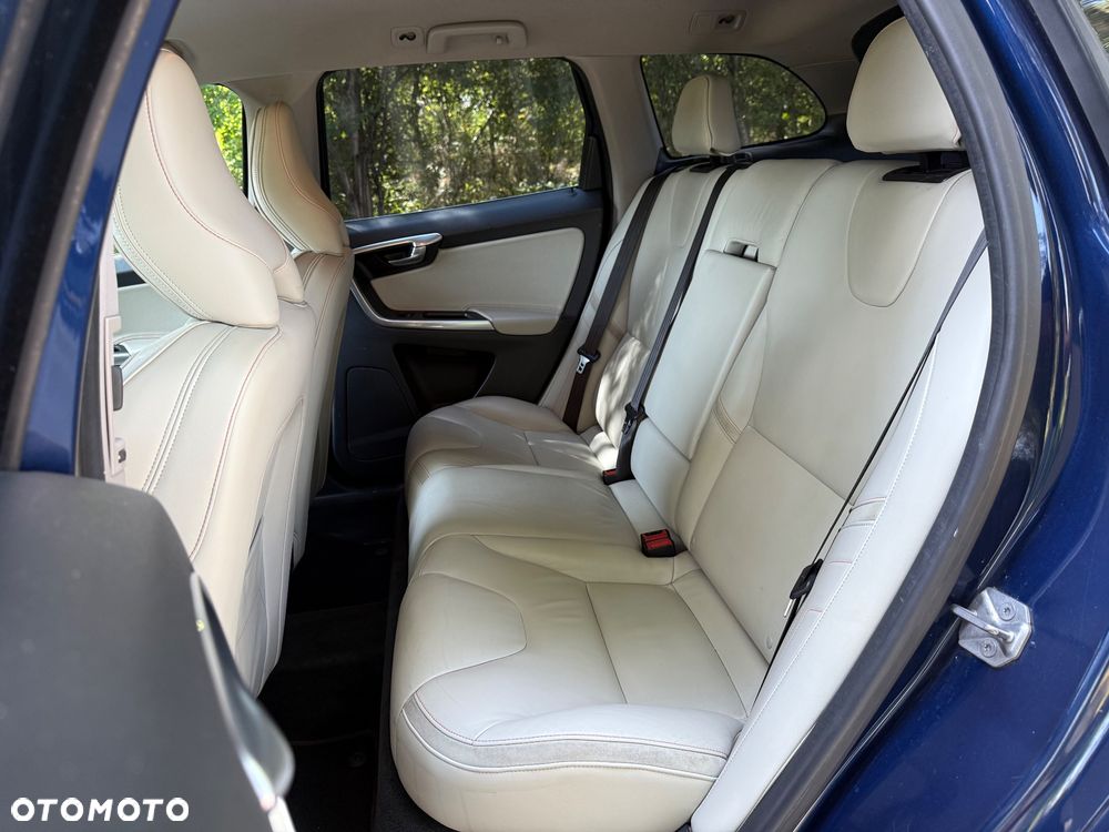 Volvo XC 60 D4 Drive-E Ocean Race - 28