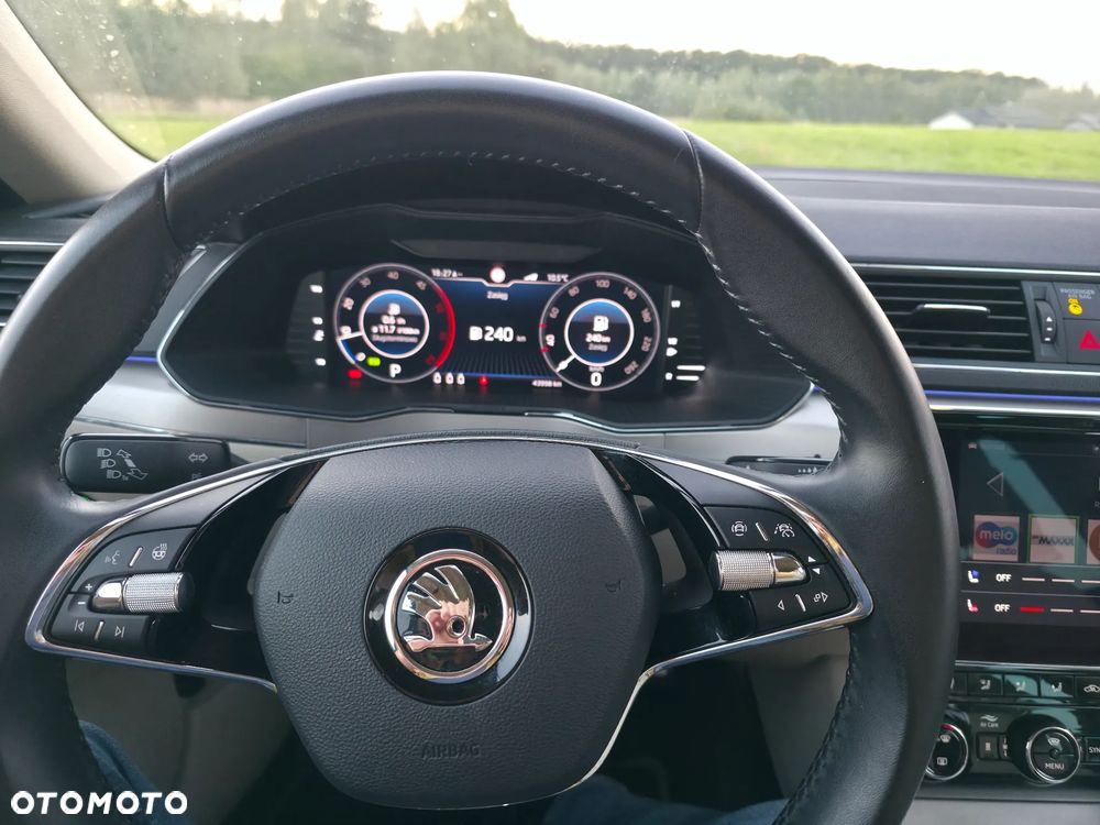 Skoda Superb 2.0 TDI SCR L&K DSG - 14