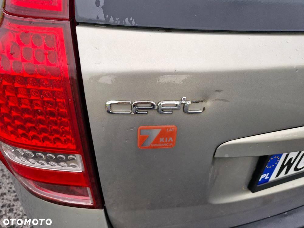 Kia Ceed - 11