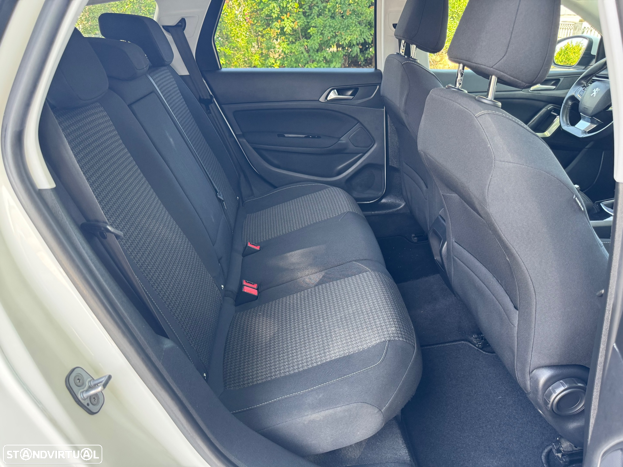 Peugeot 308 SW 1.6 BlueHDi Style - 11
