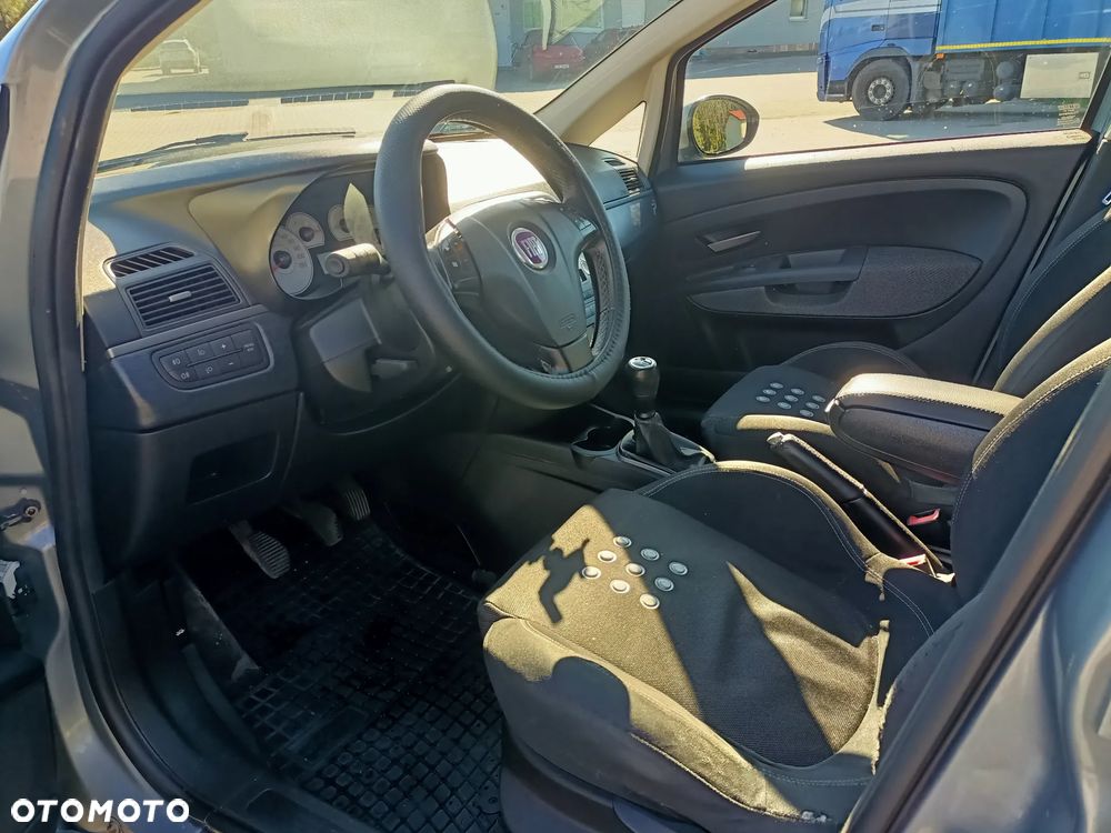 Fiat Grande Punto - 8