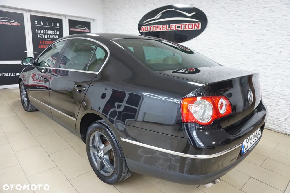 Volkswagen Passat 2.0 TDI DSG Comfortline - 9