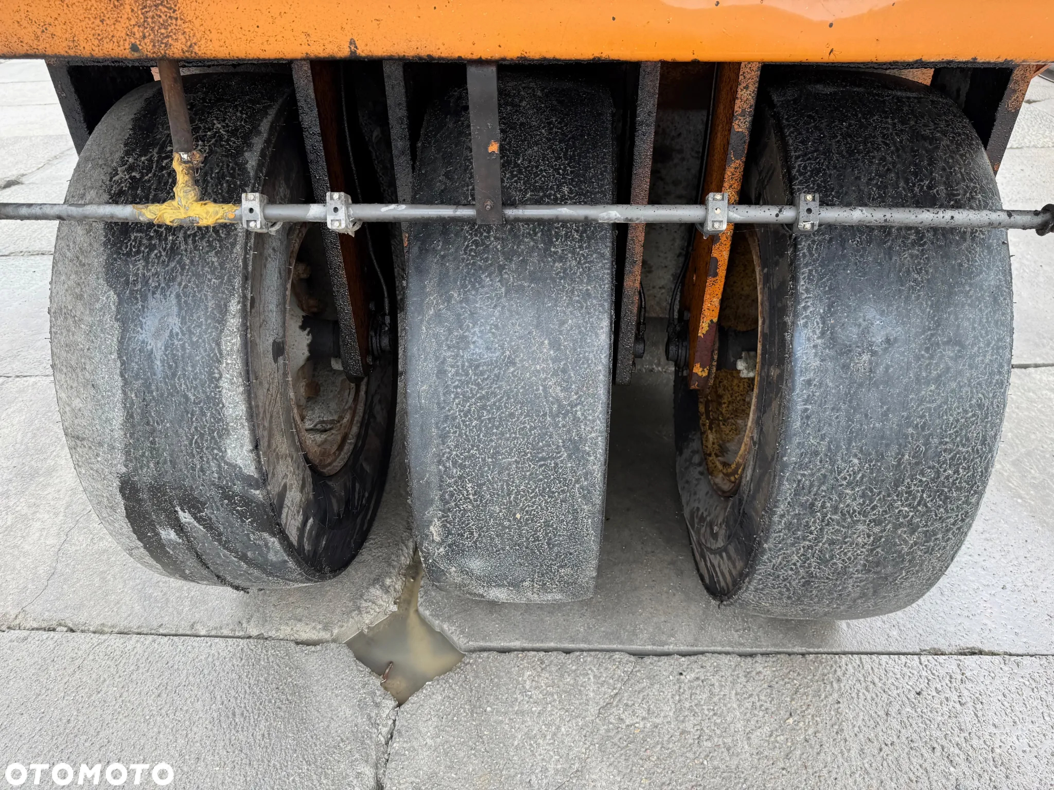 Caterpillar PS300 Walec Koła Gumowe - 15