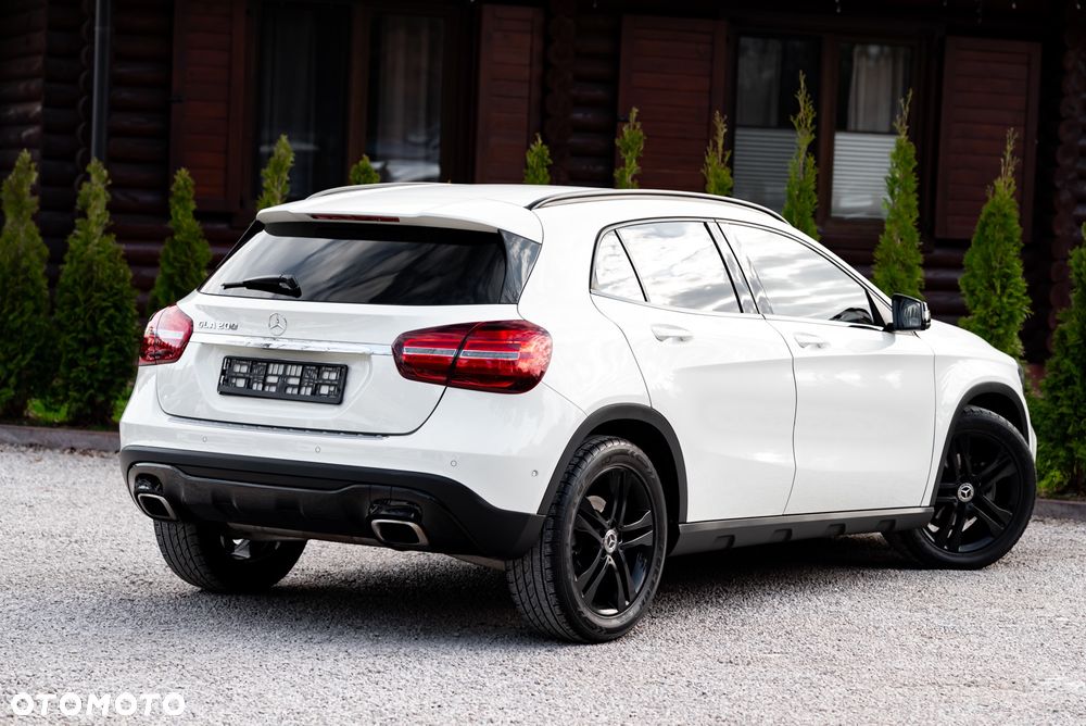 Mercedes-Benz GLA 200 7G-DCT - 13