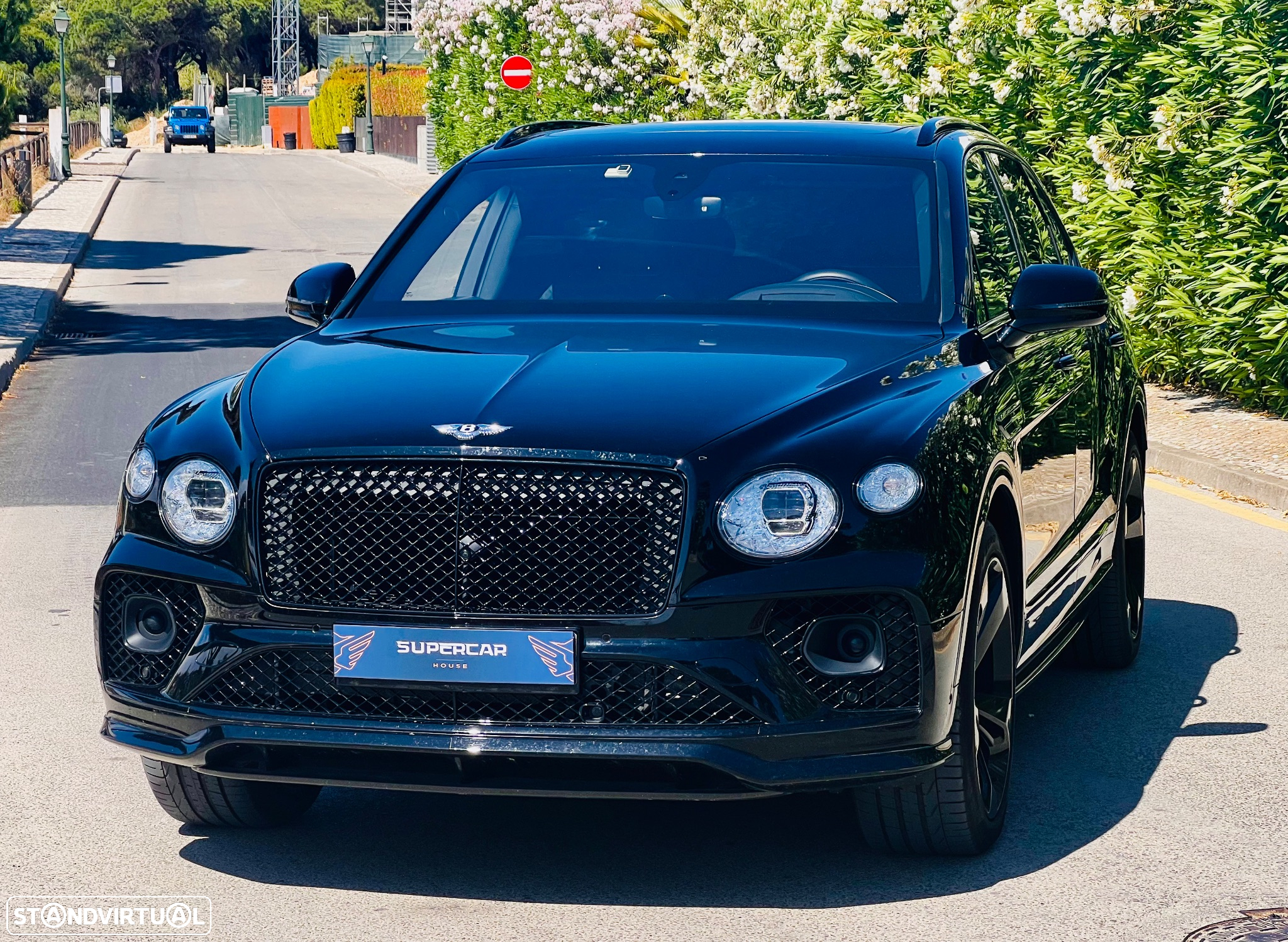 Bentley Bentayga - 3