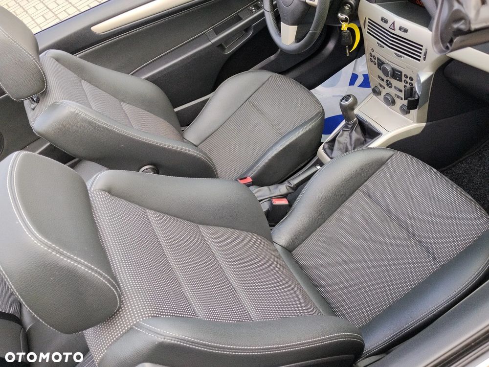 Opel Astra 1.6 Endless Summer - 24