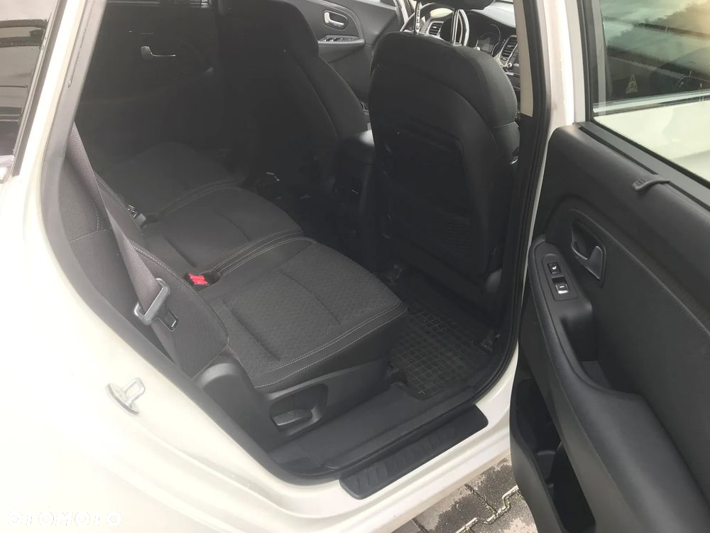Kia Carens 1.7 CRDi L DCT - 7