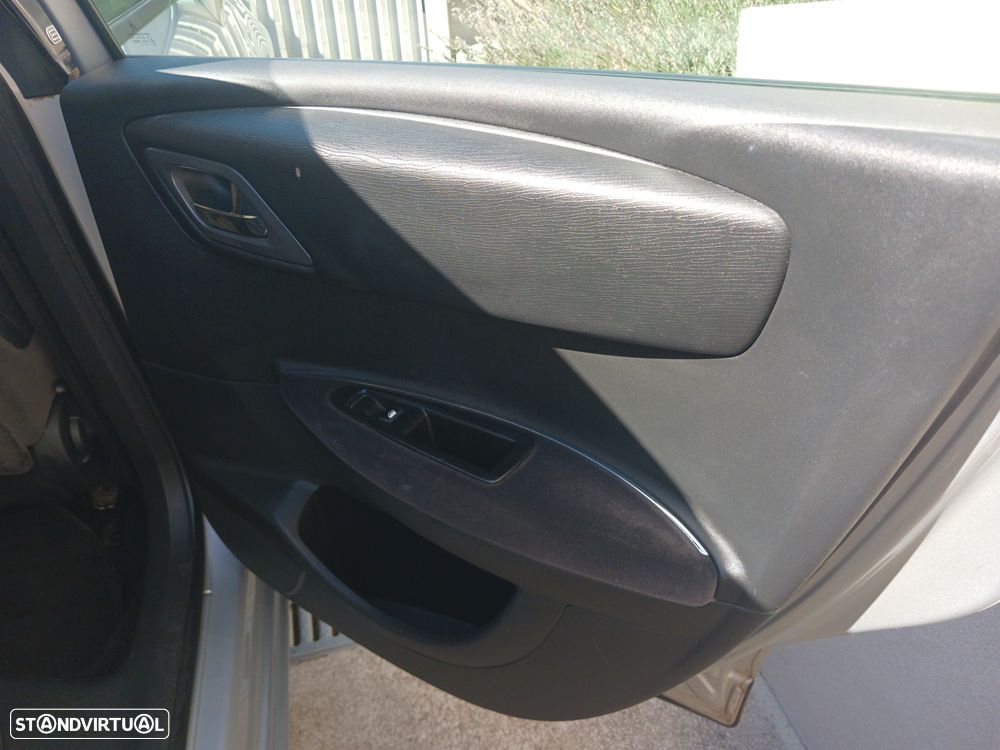 Citroën C4 1.6 HDi 110 Exclusive - 39