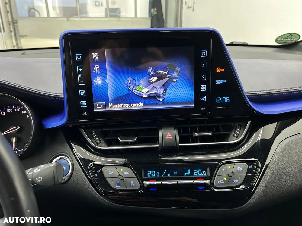Toyota C-HR Hybrid Style Selection - 26