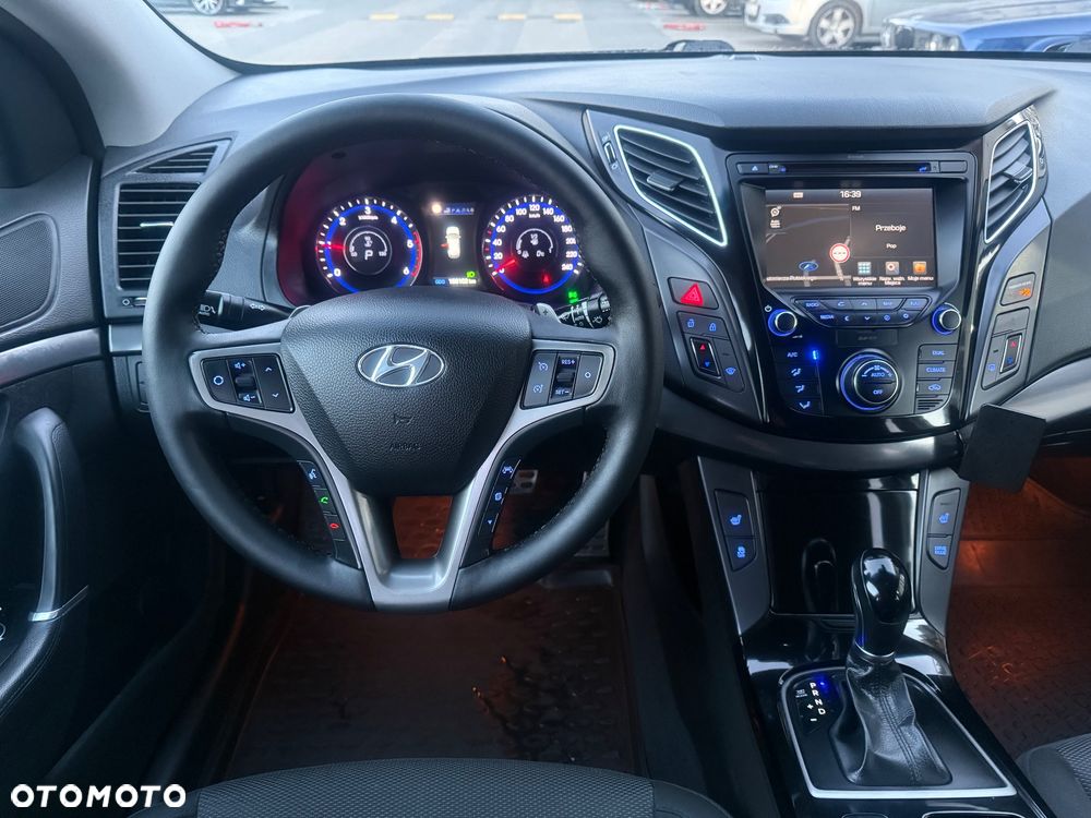 Hyundai i40 Kombi blue 1.7 CRDi DCT Premium - 21