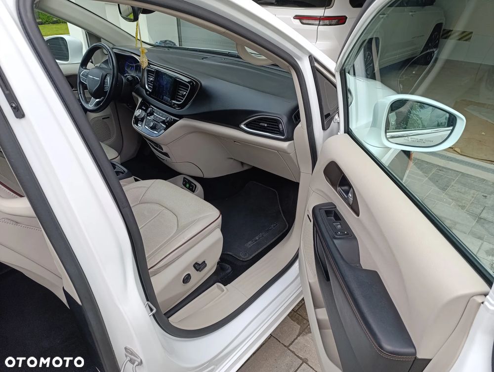 Chrysler Pacifica - 18