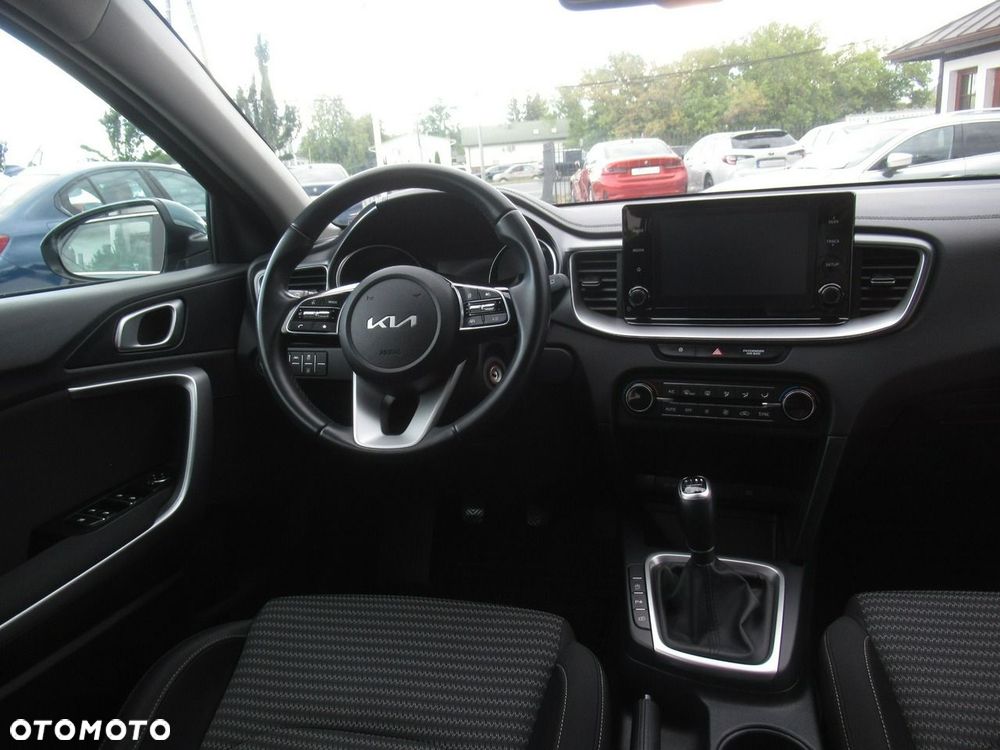 Kia Ceed 1.5 T-GDI M - 11