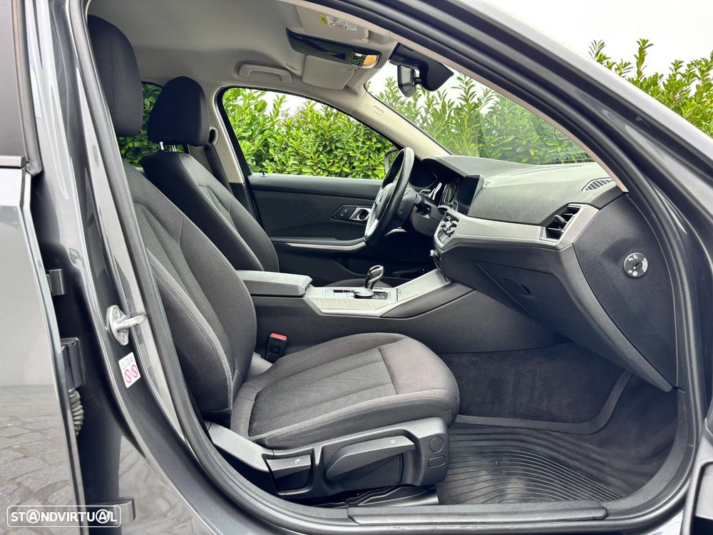BMW 330 - 21