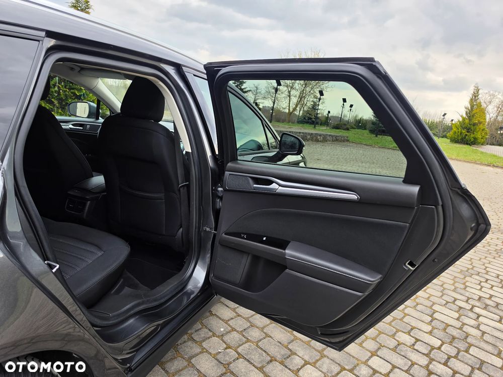 Ford Mondeo 2.0 TDCi Titanium - 35