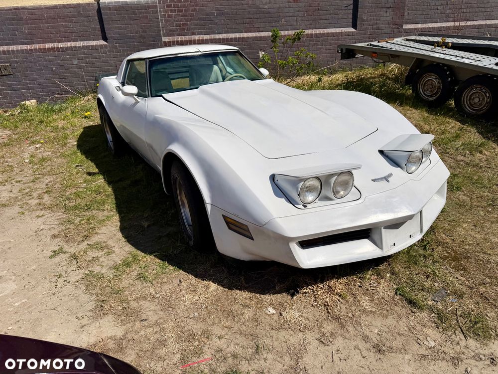 Chevrolet Corvette - 3