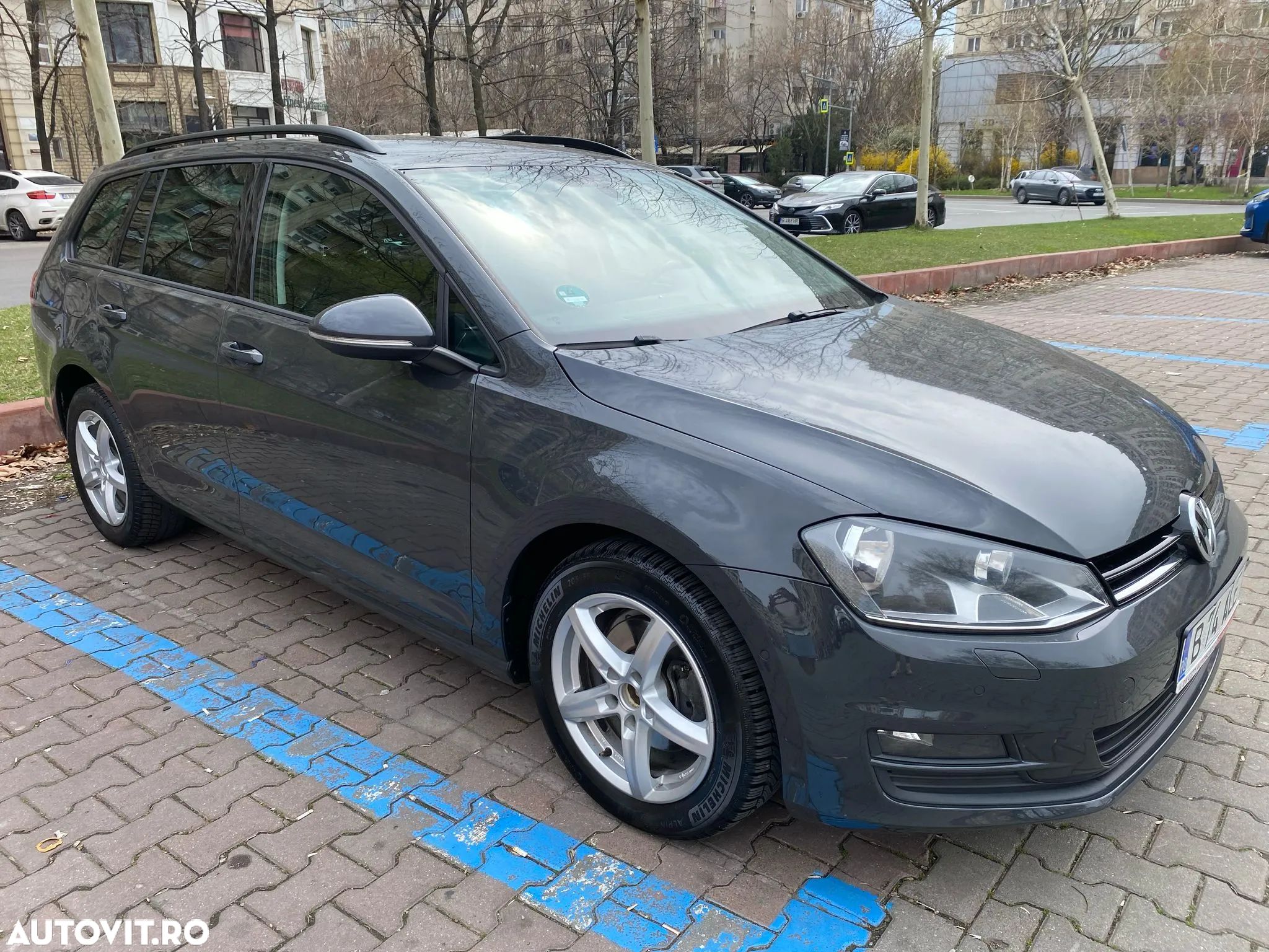 Volkswagen Golf Variant 1.6 TDI BlueMotion Technology Comfortline - 1