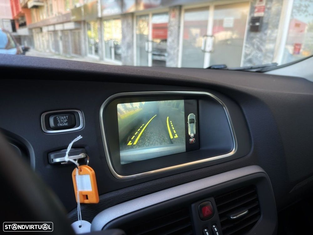 Volvo V40 Cross Country 1.6 D2 Momentum - 27