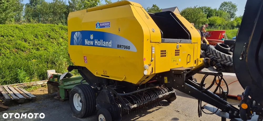 New Holland BR 7060 prasa rolująca siatka 2012r - 1