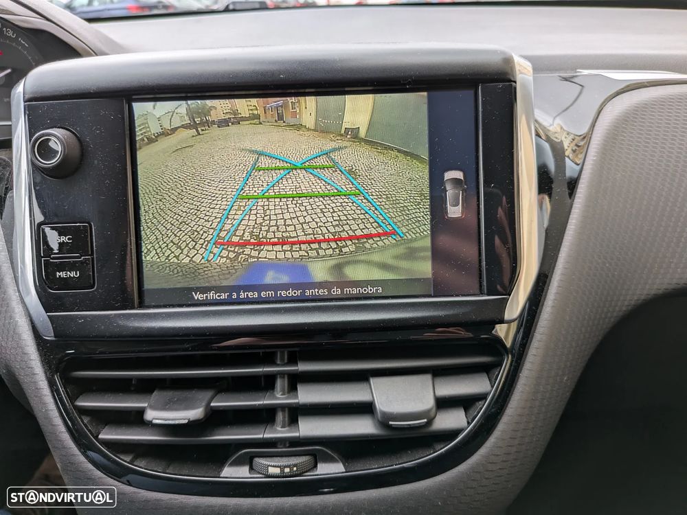 Peugeot 2008 1.2 PureTech Style - 12