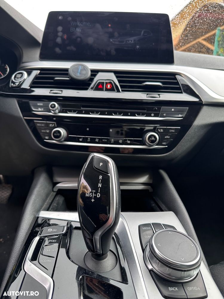 BMW Seria 5 520d xDrive Aut. - 17