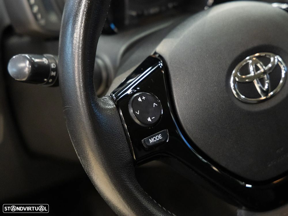 Toyota Aygo x-play connect - 5